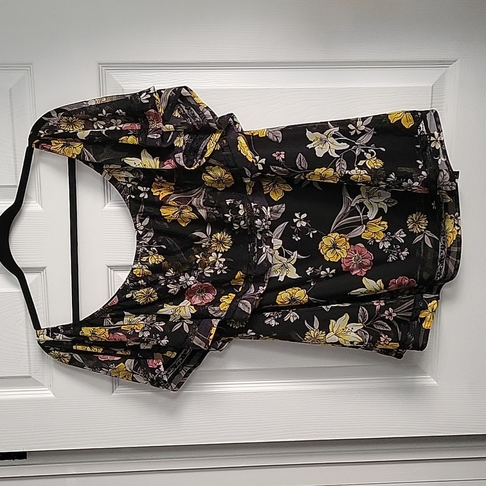 LOVE & LEGEND Off Shoulder Floral Blouse with Lace Trim